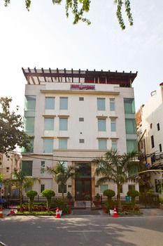 Hotel Oyo Premium Pitampura Neu-Delhi Exterior foto
